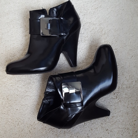 Vince Camuto Yonkers Ankle Boots - Picture 2 of 8